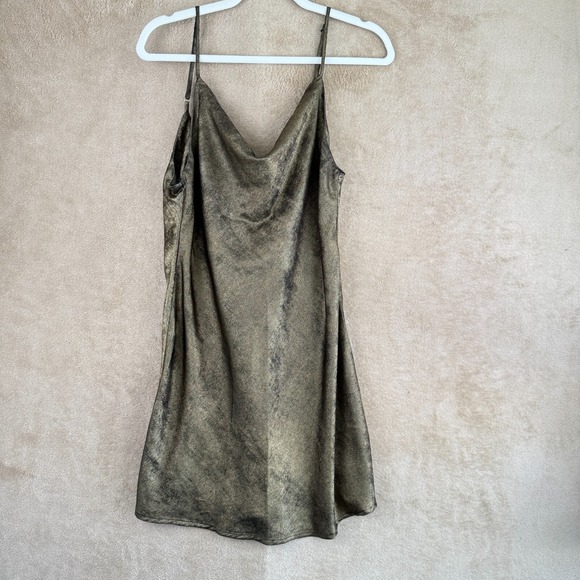 Forever 21 Mini Slip Dress Sz Medium Metallic Satin Cowl Cocktail Sparkly Party - Picture 1 of 9